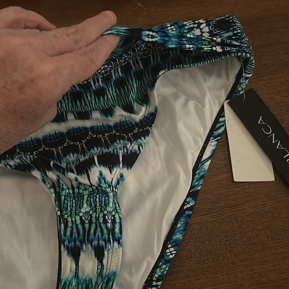 NWT La Blanca Hipster Bikini Bottoms - Picture 5 of 5